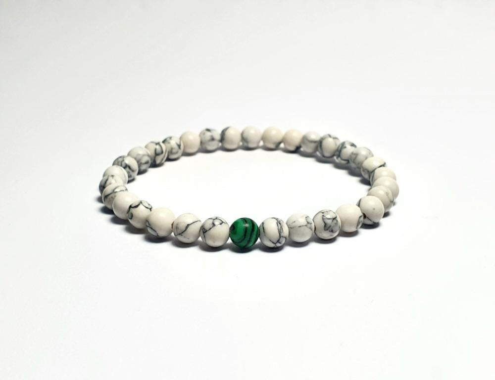 WHITE GREEN STONE BRACELET