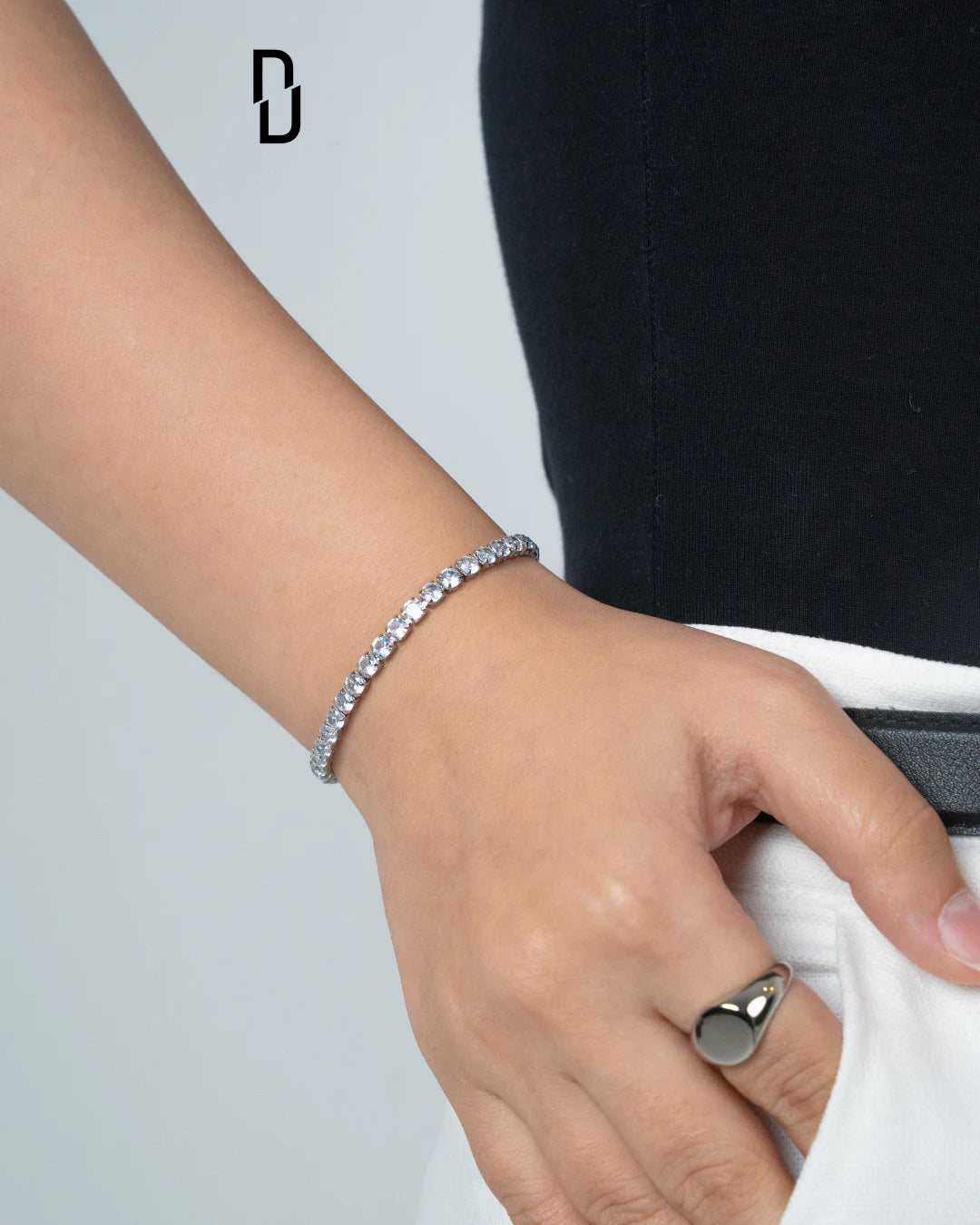 MINIMALIST SPHERE RING