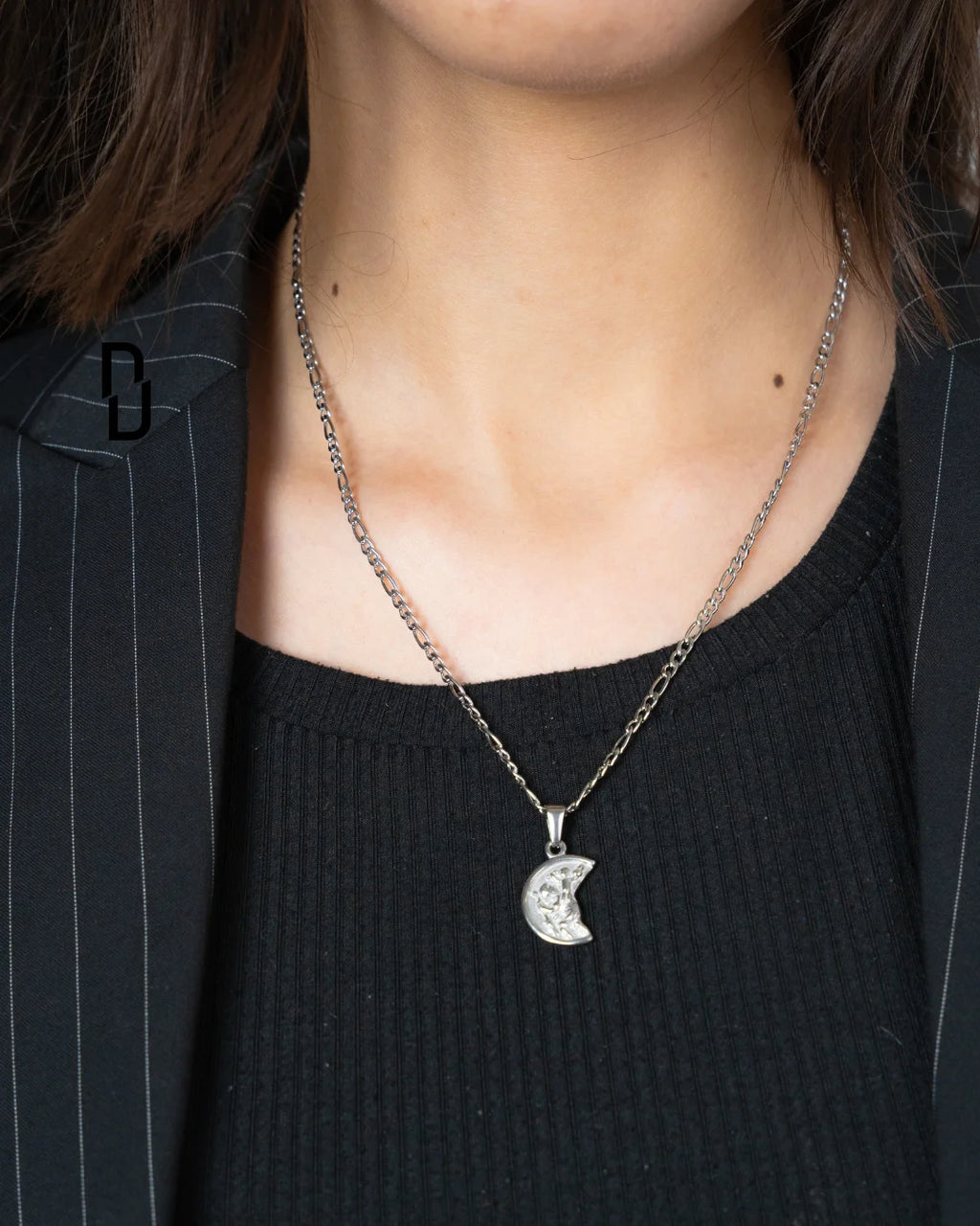 CHRISTOPHER HALF MOON PENDANT (SILVER)