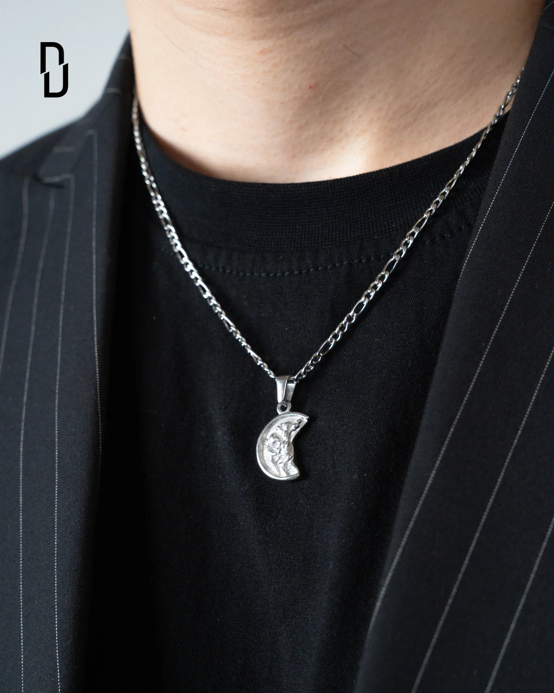 CHRISTOPHER HALF MOON PENDANT (SILVER)
