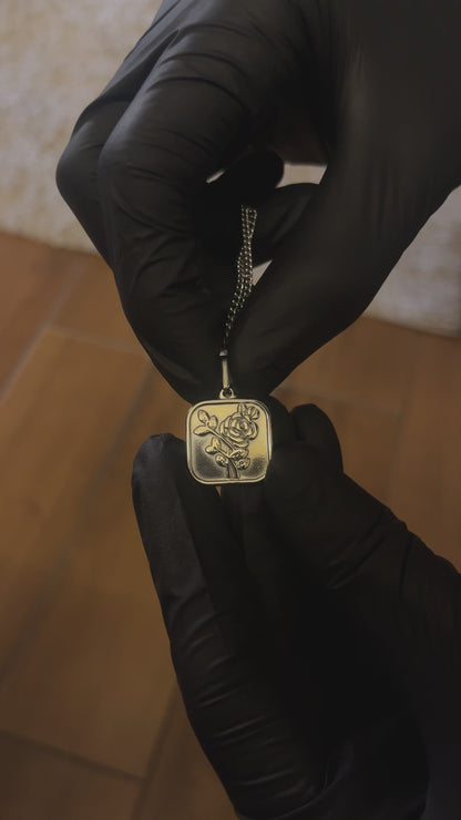 ROSEBUD PENDANT